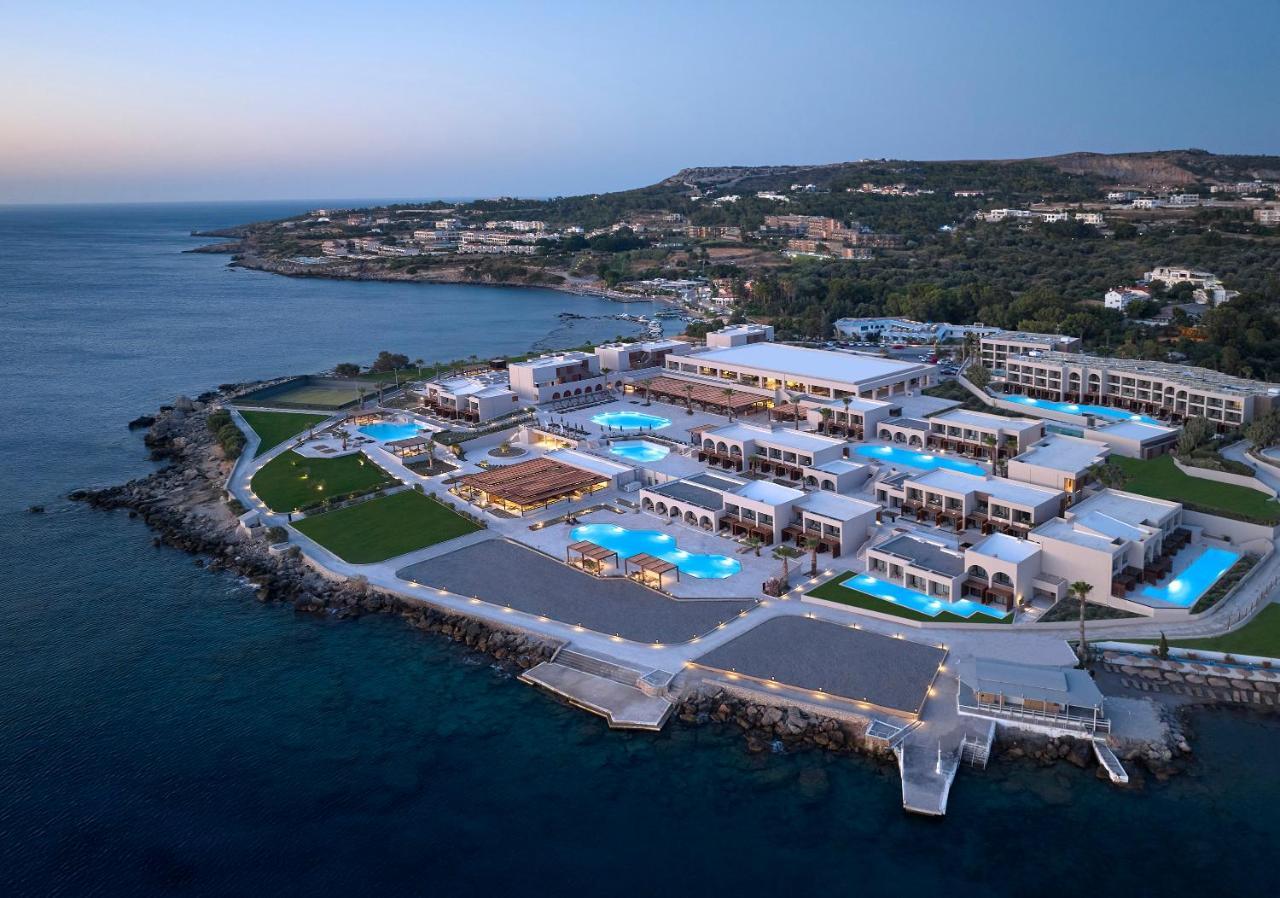 Elissa Adults-Only Lifestyle Beach Resort Kallithéa Exterior foto The resort at night